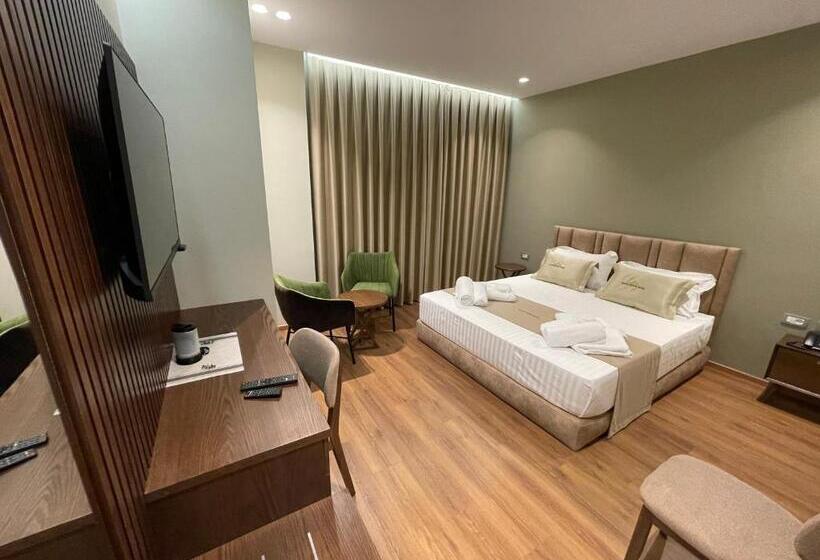 חדר דלוקס, White Crown