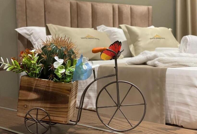 סוויטה, White Crown