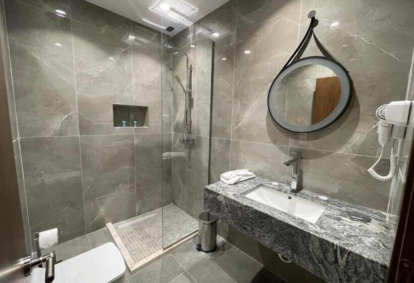 סוויטה, White Crown