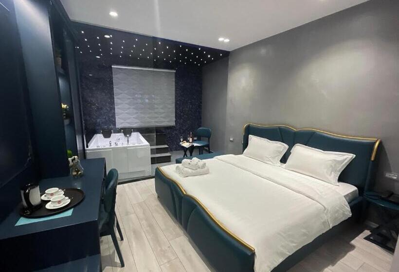 חדר סטנדרט עם מיטת קינג, White Crown