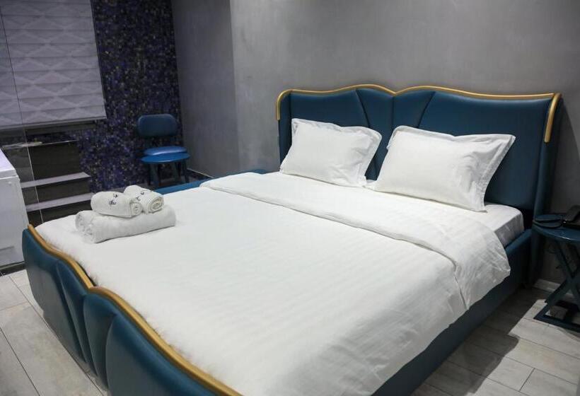 חדר סטנדרט עם מיטת קינג, White Crown