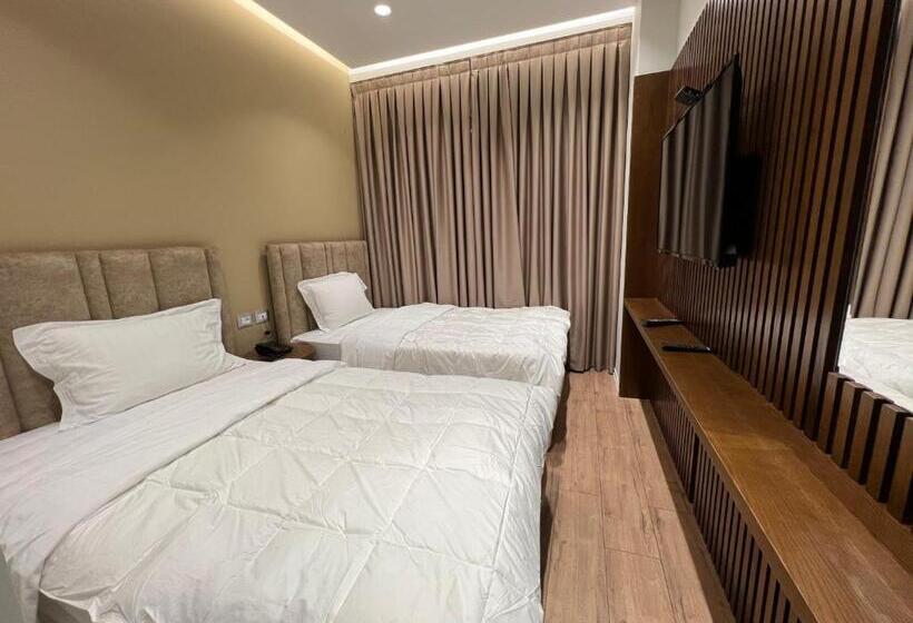 חדר דלוקס, White Crown