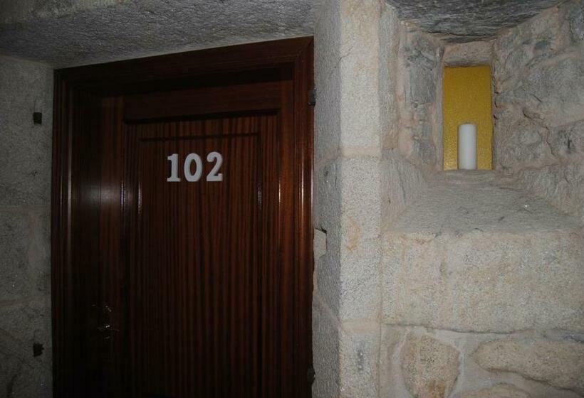 Quarto Estandar, A Taberna De Gundián