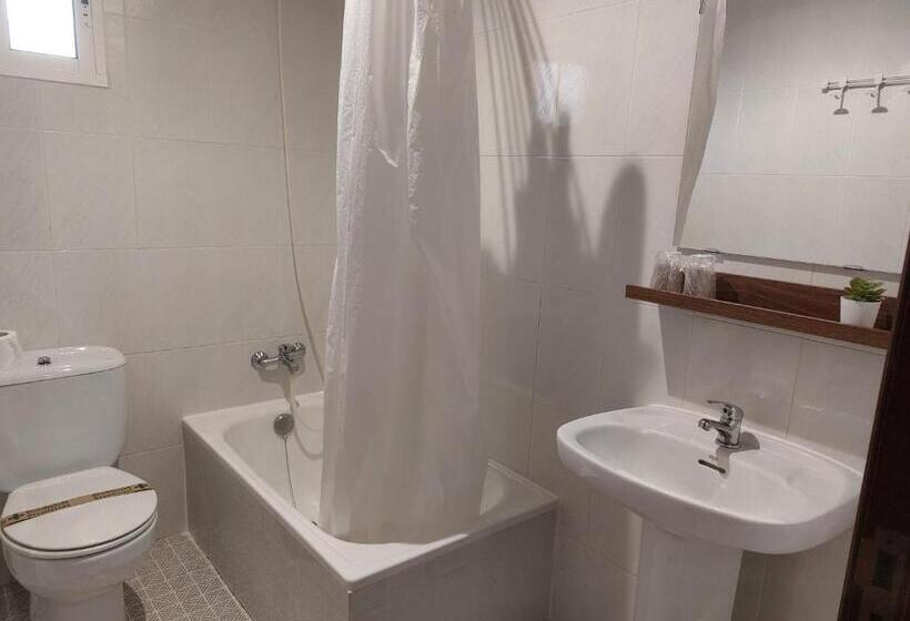 Quarto Estandar, A Taberna De Gundián