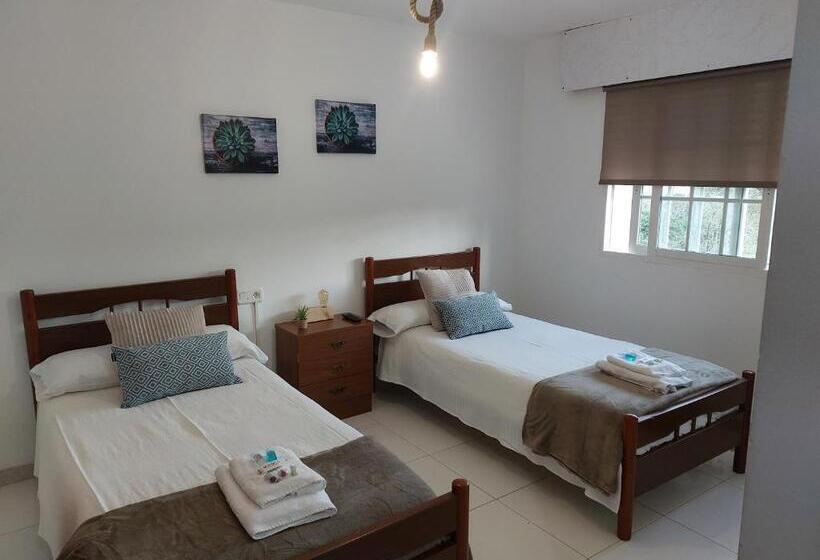 Quarto Estandar, A Taberna De Gundián