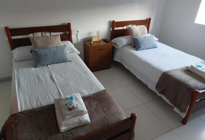 Quarto Estandar, A Taberna De Gundián