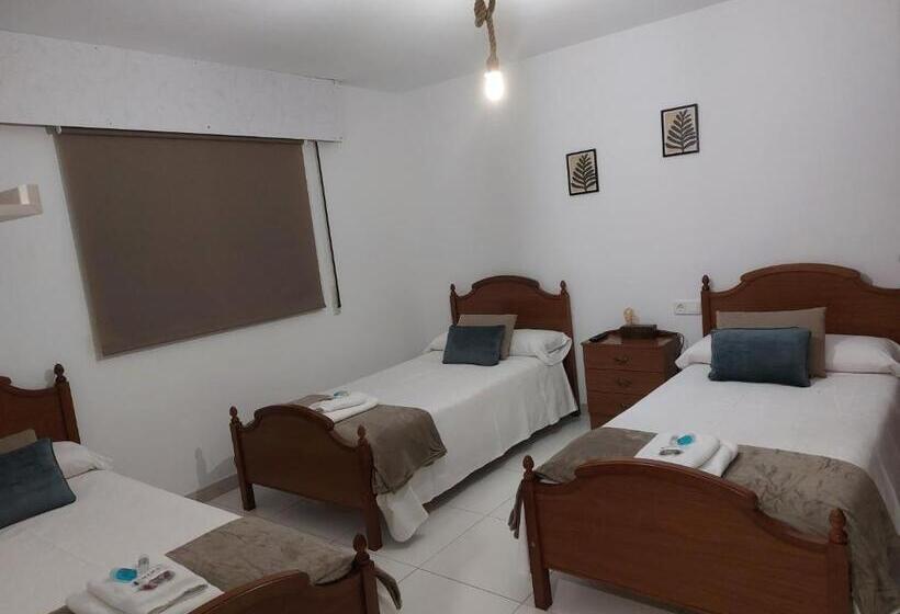 Quarto Triplo Estandar, A Taberna De Gundián