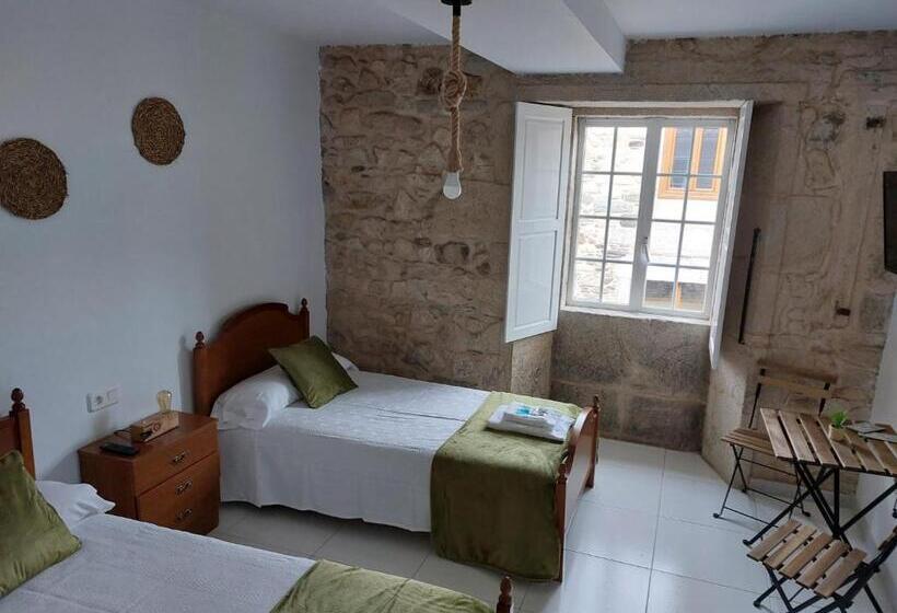 Quarto Estandar, A Taberna De Gundián