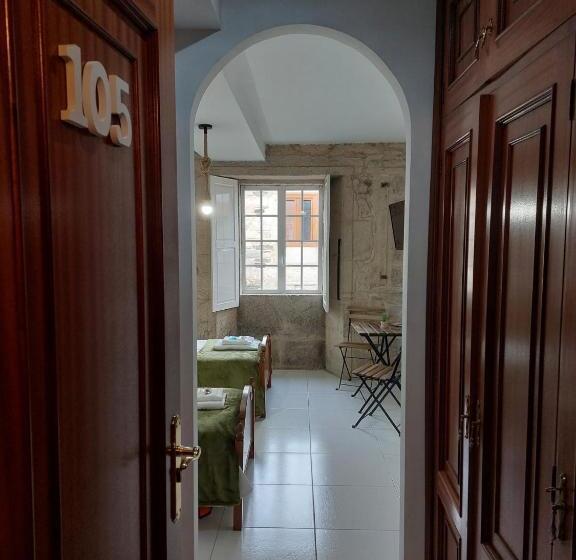 Quarto Estandar, A Taberna De Gundián