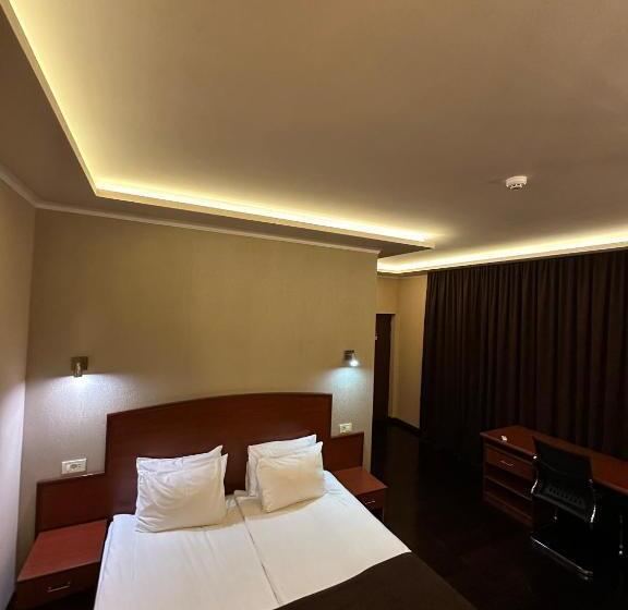 디럭스 룸, Your Home