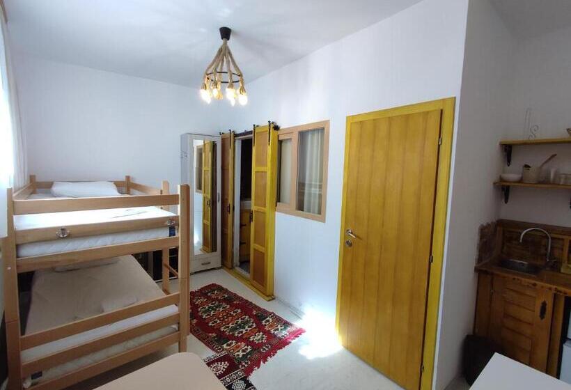 اتاق خانوادگی, Sebilhan Apart