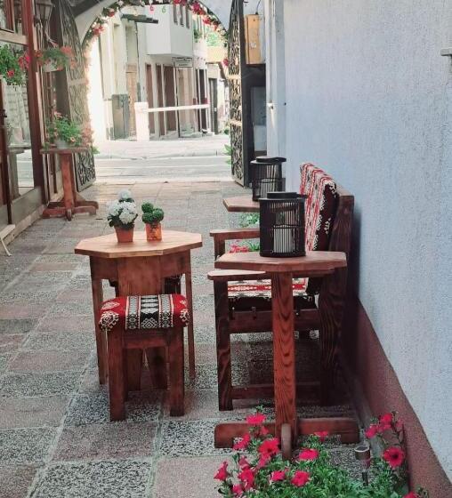 اتاق خانوادگی, Sebilhan Apart