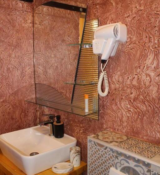 اتاق خانوادگی, Sebilhan Apart