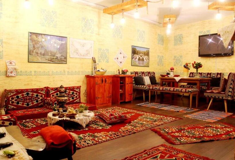 اتاق خانوادگی, Sebilhan Apart