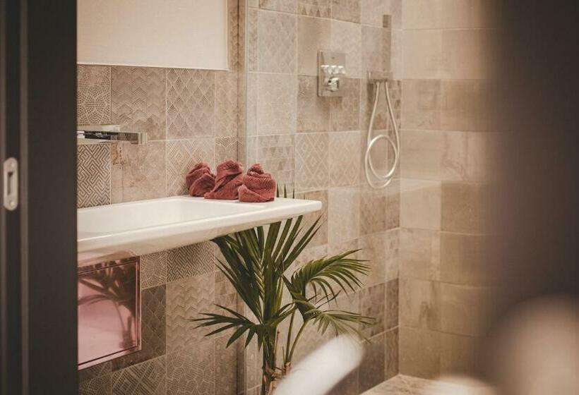 Номер Стандарт, Relais Almaranto