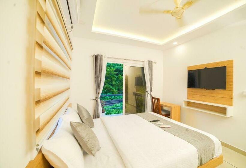 اتاق لوکس با بالکن, Oceana Hills Residency