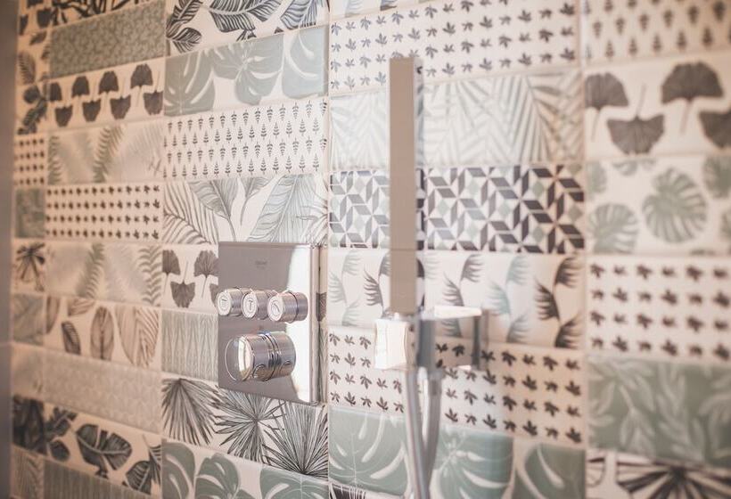 スタンダードルーム, Relais Almaranto