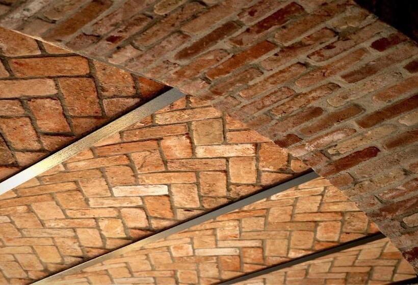 バルコニー付スイート, Relais Almaranto