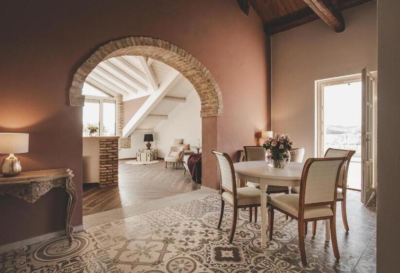 キングサイズベッドのスイートルーム, Relais Almaranto