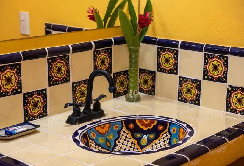 اتاق لوکس سه تخته, Casa Biulú