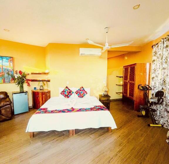 Deluxe Suite King Bed, Casa Biulú