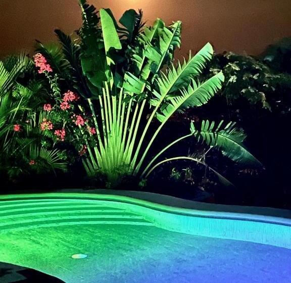 اتاق اساندارد با چشمانداز جانبی به دریا, Casa Biulú