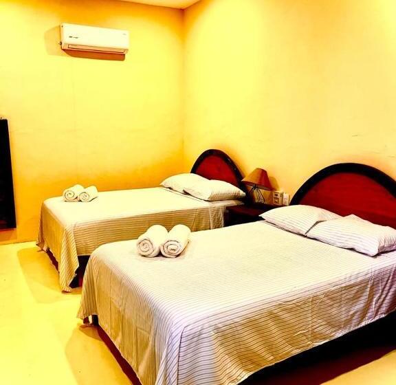 اتاق استاندارد چهارنفره با بالکن, Casa Biulú