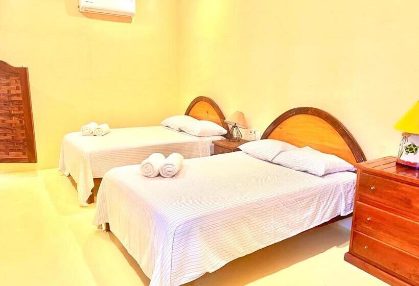 اتاق استاندارد چهارنفره با بالکن, Casa Biulú