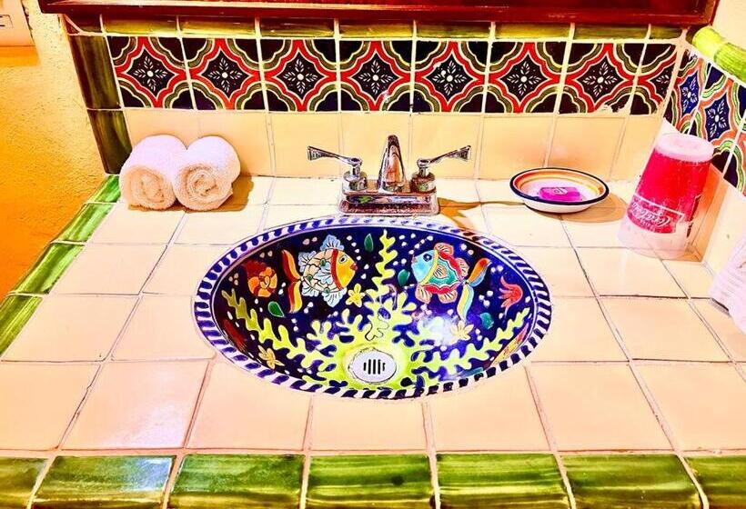 اتاق استاندارد چهارنفره با بالکن, Casa Biulú