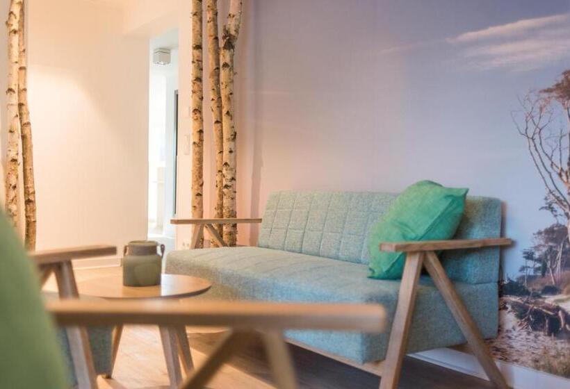 شقة غرفة واحدة, Apartmenthaus Am Park