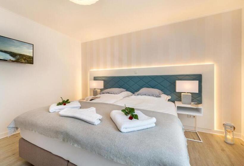 شقة غرفة واحدة, Apartmenthaus Am Park