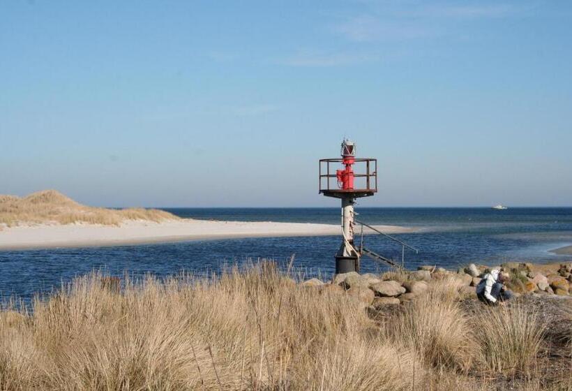 شقة غرفة واحدة, Apartmenthaus Am Park