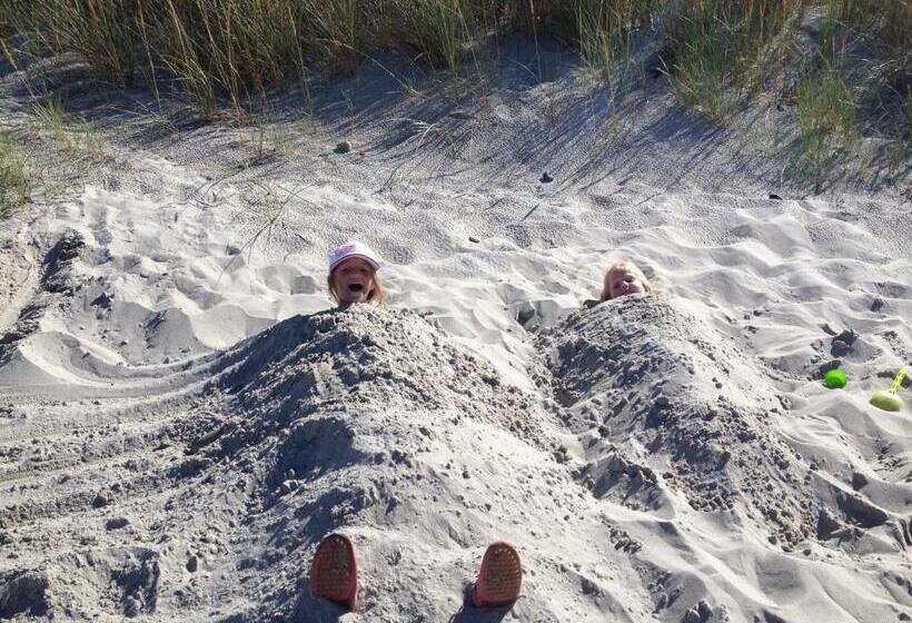 شقة غرفة واحدة, Apartmenthaus Am Park