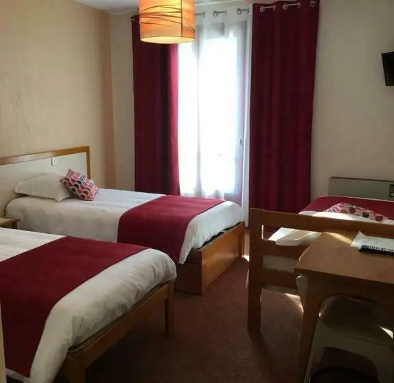 Pokój Standard Trzyosobowy, Le Vallon