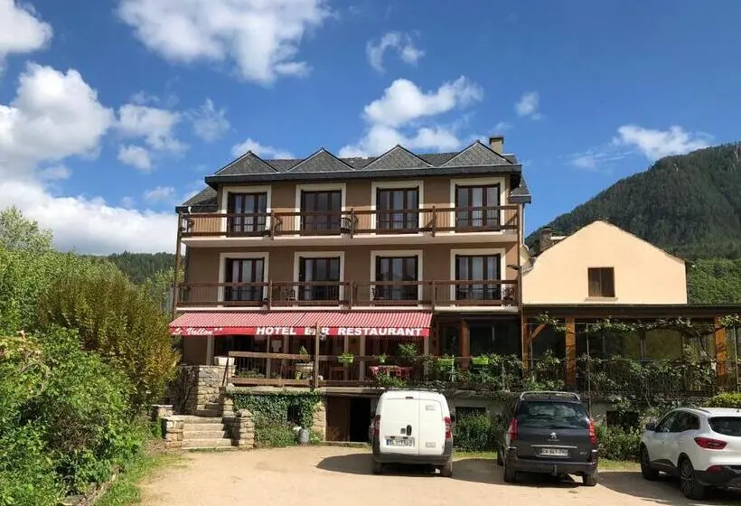 Pokój Standard Trzyosobowy, Le Vallon
