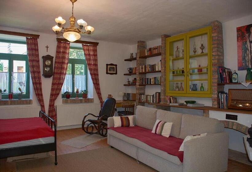 شقة غرفتين, Égkőris Vendégház