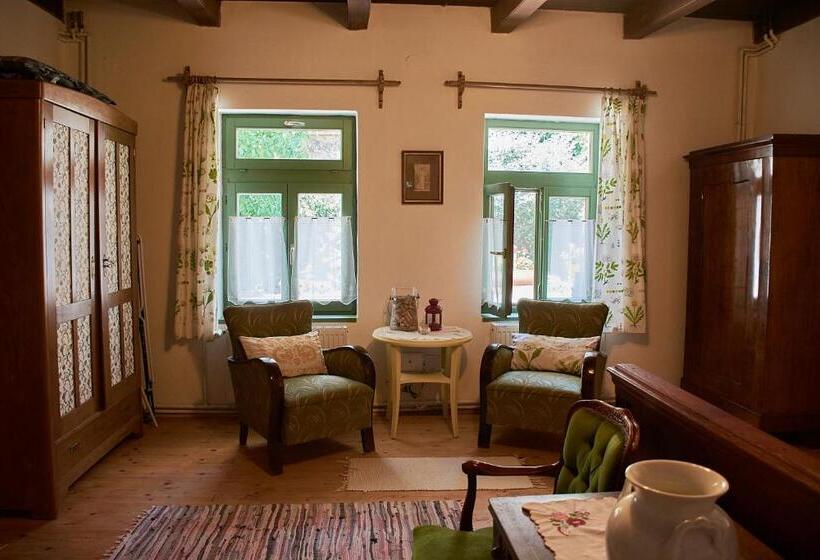 شقة غرفتين, Égkőris Vendégház