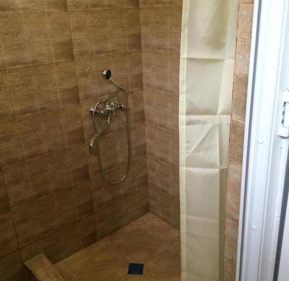 اتاق استاندارد سه نفره, Guest House Econom
