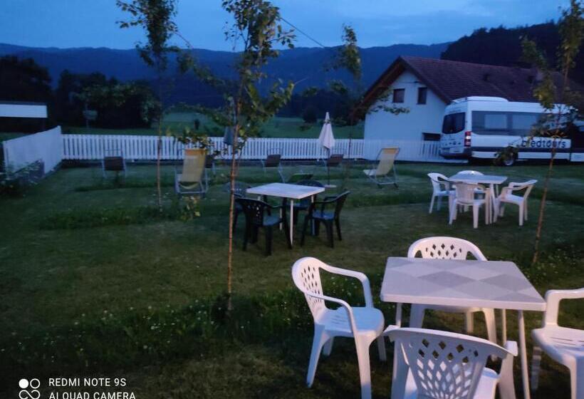 اتاق استاندارد با سرویس بهداشتی مشترک, Hacienda Bled Rooms