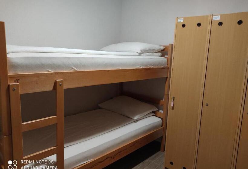 اتاق استاندارد چهارنفره با سرویس بهداشتی مشترک, Hacienda Bled Rooms