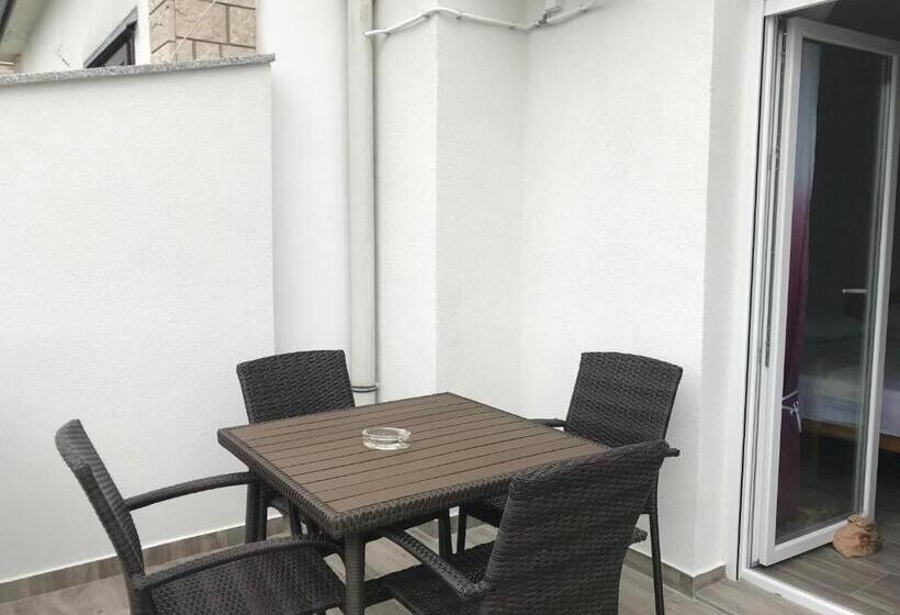 استودیو استاندارد با بالکن, Rooms & Apartments Kaurloto