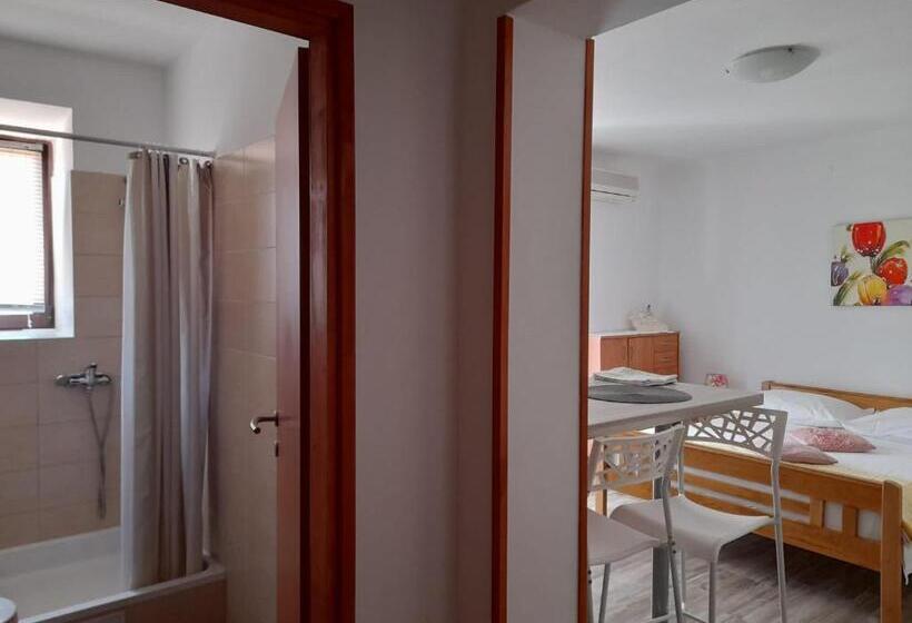 استودیو استاندارد با بالکن, Rooms & Apartments Kaurloto