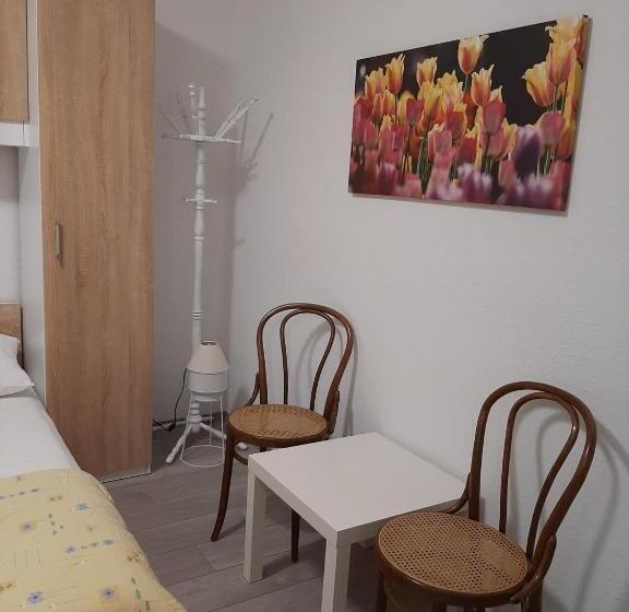 اتاق استاندارد با بالکن و چشم‌انداز دریا, Rooms & Apartments Kaurloto