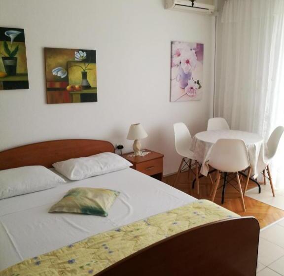 استودیو استاندارد با بالکن, Rooms & Apartments Kaurloto