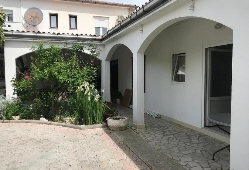 آپارتمان 1 خوابه, Rooms & Apartments Kaurloto