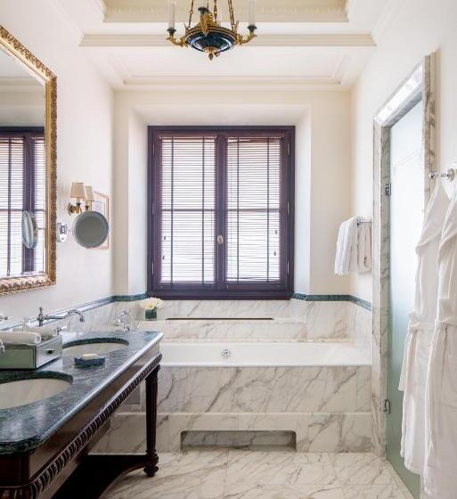 اتاق سوپریور با تخت بزرگ, Four Seasons Hotel Firenze