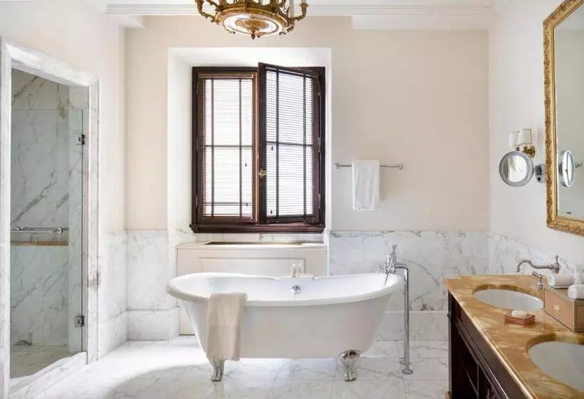 اتاق لوکس با تخت بزرگ, Four Seasons Hotel Firenze