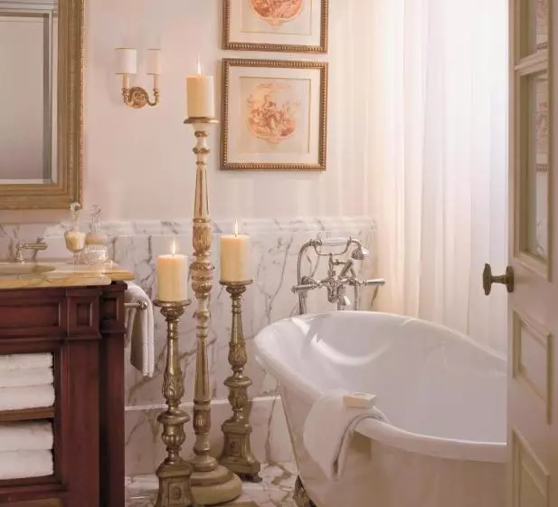 سوئیت جونیور با تخت بزرگ, Four Seasons Hotel Firenze