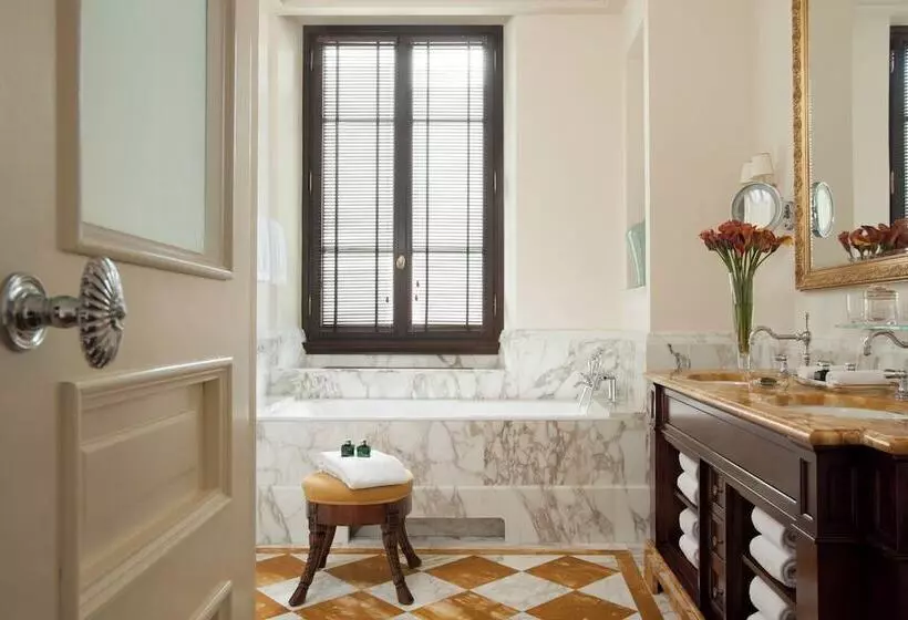سوییت جونیور, Four Seasons Hotel Firenze