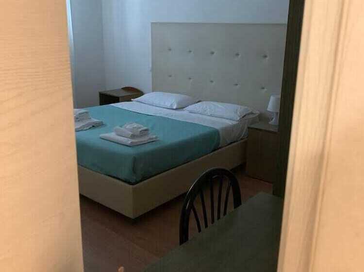 标准间, 38 Aira Hotels